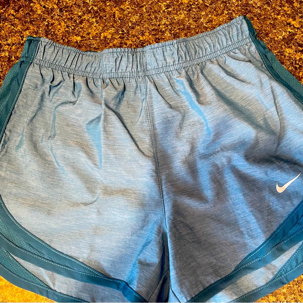 NWT Nike small running short